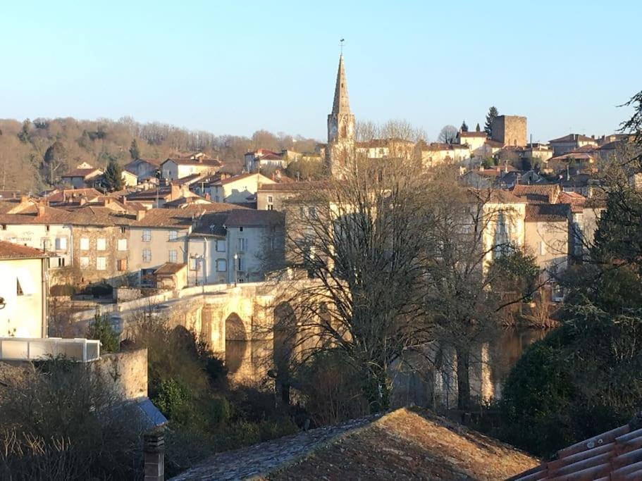 L'Ancienne Forge - A Stylish Medieval Holiday Home Confolens Exterior foto
